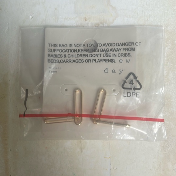 Chain link gold earrings - Picture 2 of 3